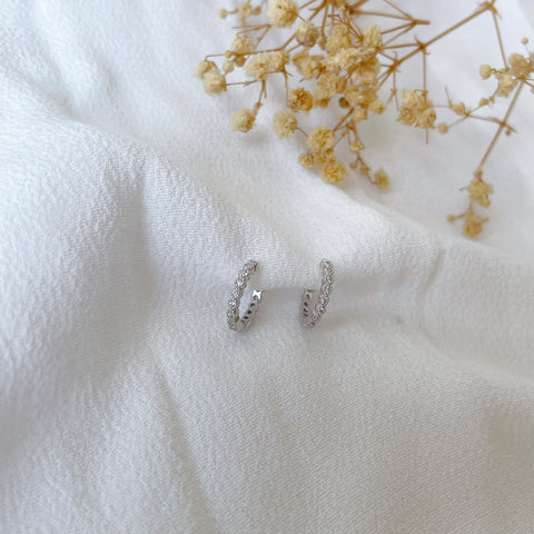 boucles d'oreilles mini créoles serti de zircons - argent 925