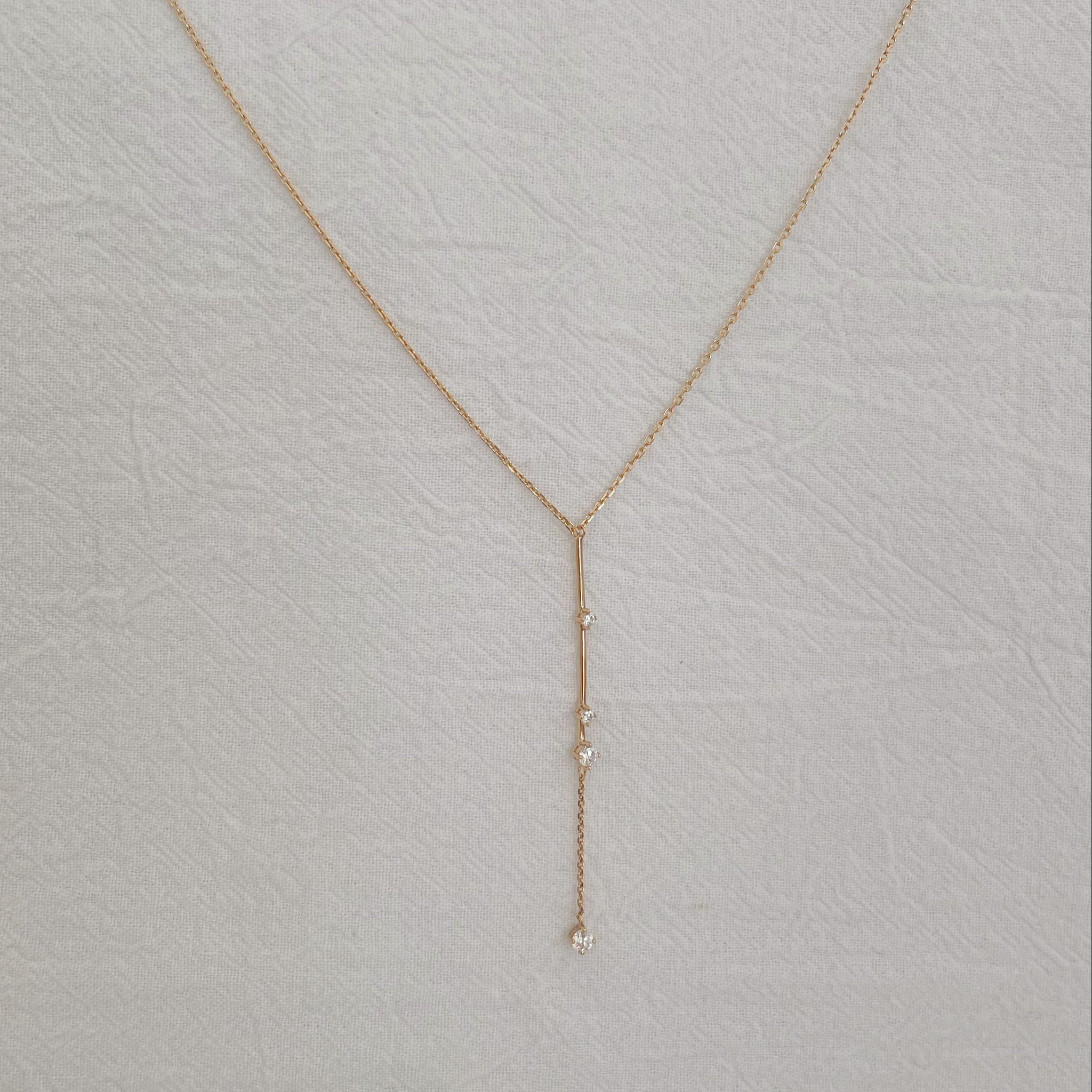 collier cravate Livia - plaqué or & zirconiums