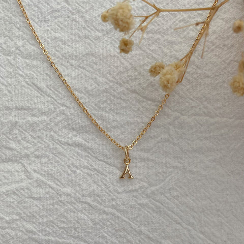 collier & médaille initial mini - plaqué or