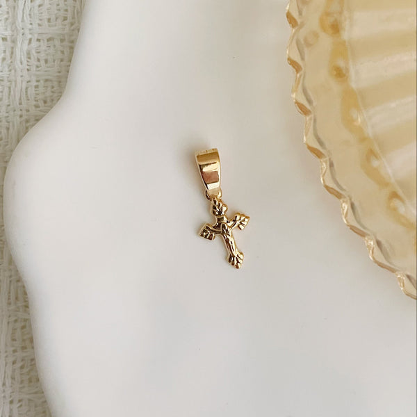 Pendentif croix - plaqué or