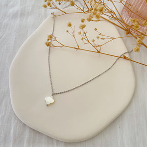 collier trèfle en nacre