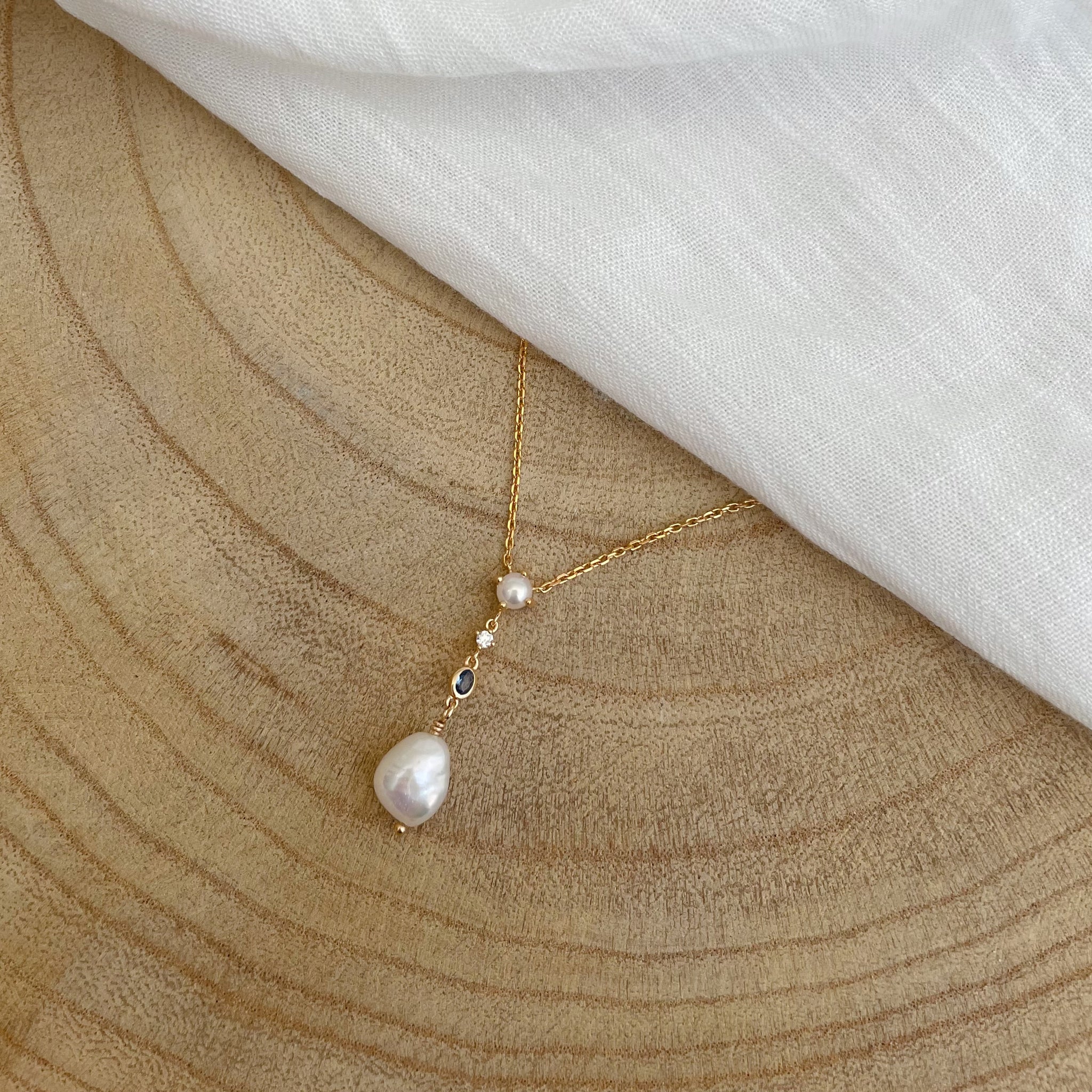 collier perles et zirconiums