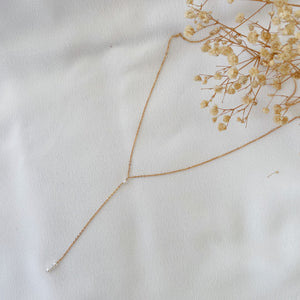 collier cravate avec perle d’eau douce