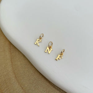 Pendentif initial mini- plaqué or
