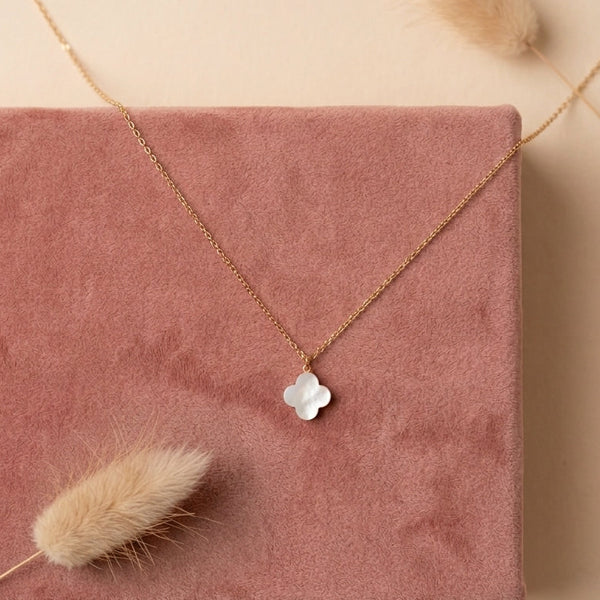 Collier trèfle en nacre
