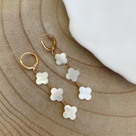 boucles d'oreilles mini créoles & perles d’eau douce longues - plaqué or