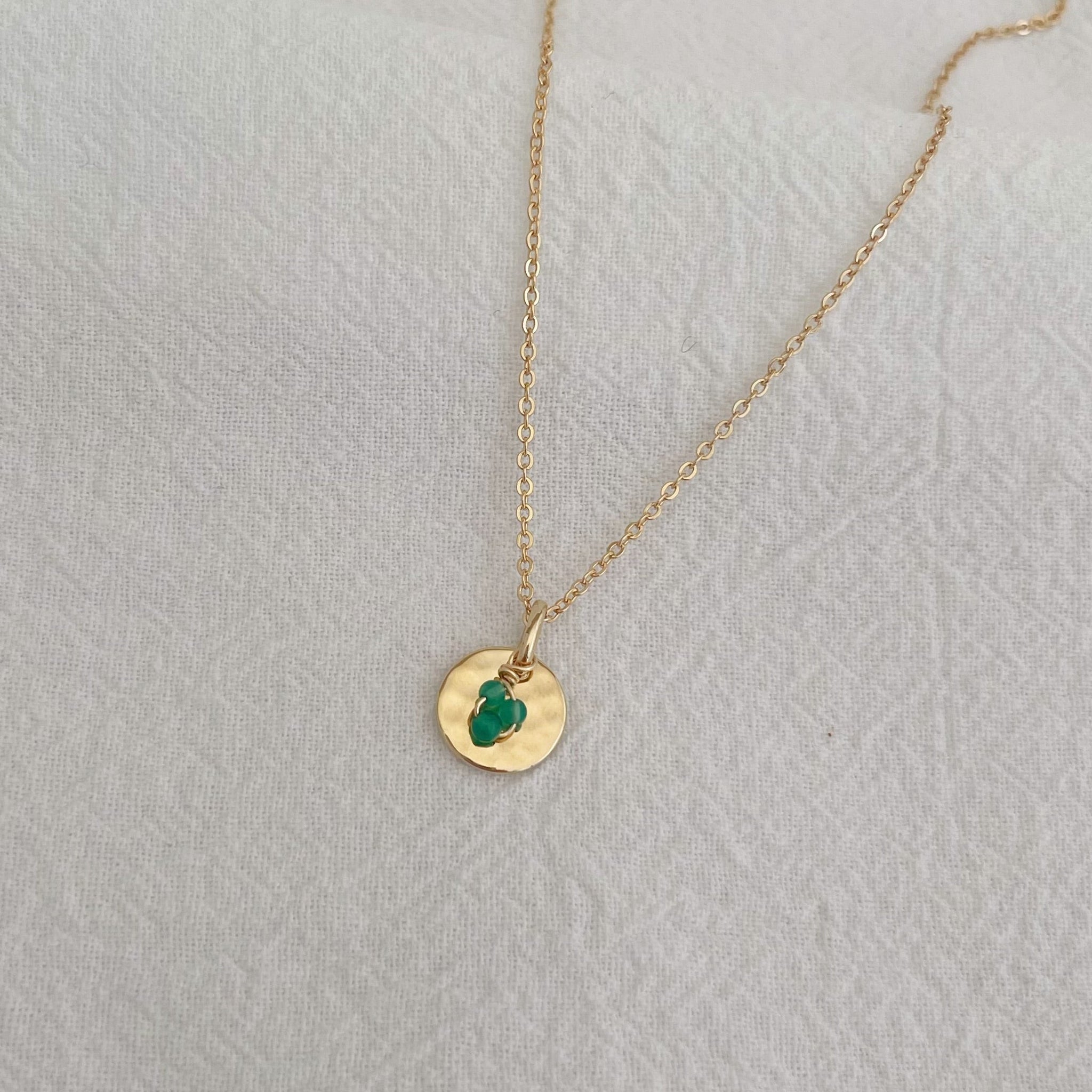 collier Gisèle agate verte - plaqué or & médaille martelée
