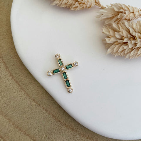 Pendentif croix & oxyde de zirconium - plaqué or