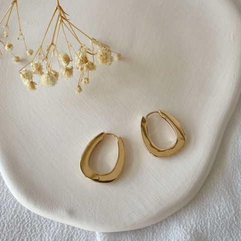 boucles d'oreilles créoles en forme de goutte - plaqué or