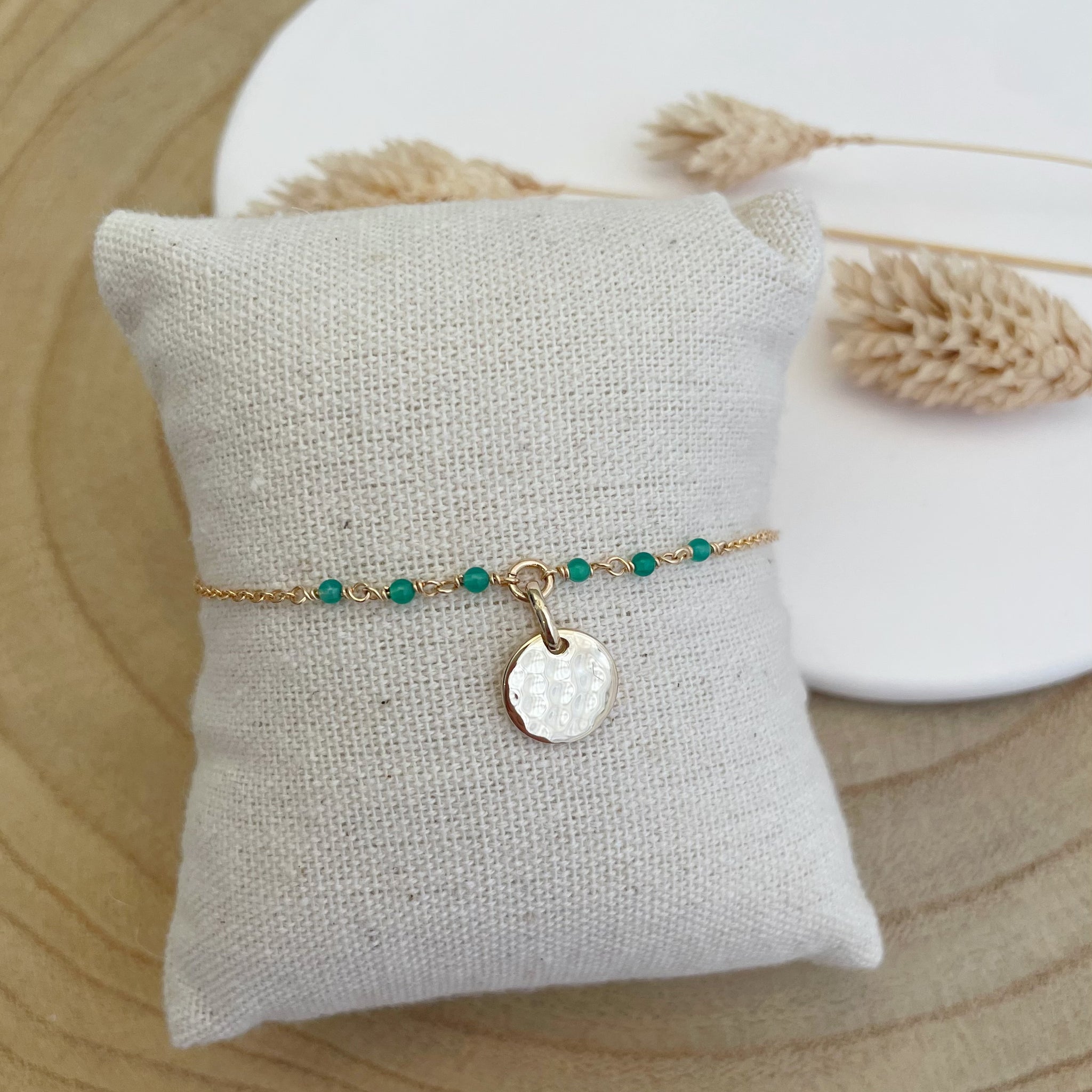 bracelet Julie agate verte & médaille martelée - plaqué or
