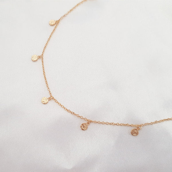 collier mini médailles martelées