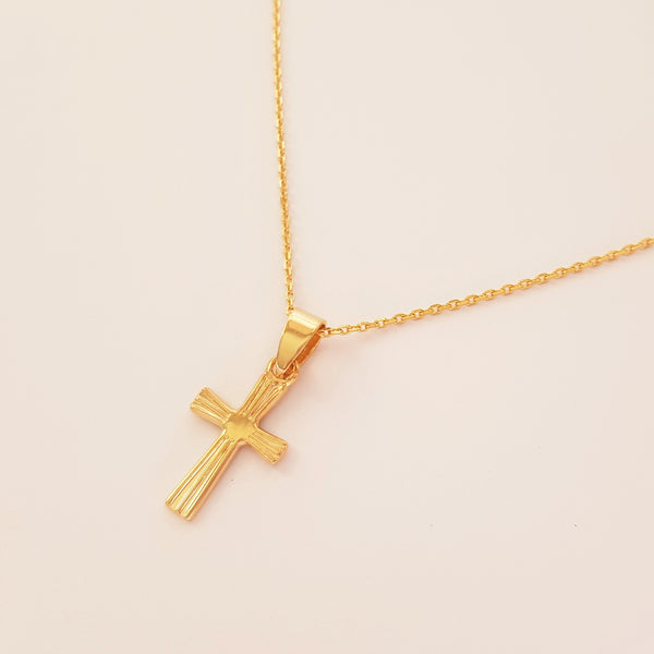collier croix strié
