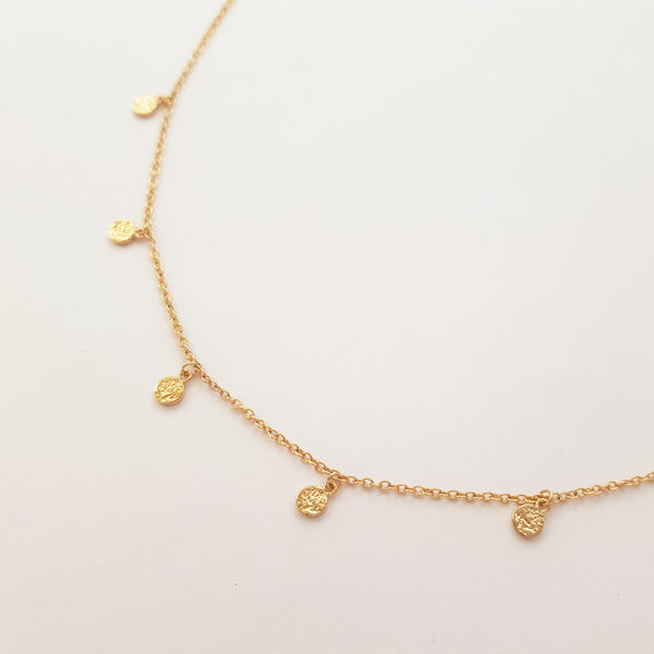 collier mini médailles martelées